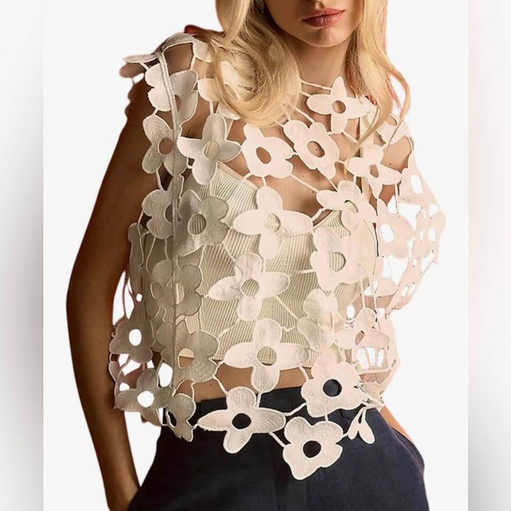 Anthropologie 🔸Inspired🔸Floral Cutout Overlay Top